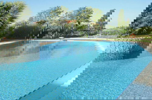 Foto 1 - Vibrant Holiday Home in Lazise with Swimming Pool near Lake