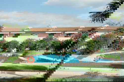 Foto 25 - Vibrant Holiday Home in Lazise with Swimming Pool near Lake