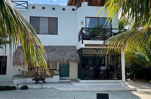 Foto 18 - Luxury Ocean Front Villa - Adults Only