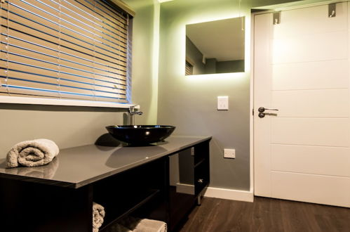 Photo 2 - Aaron Wise Serviced Apartments