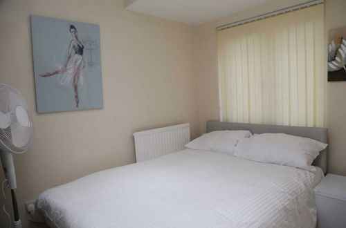 Photo 3 - Budget 4-bedrooms In Thamesmead