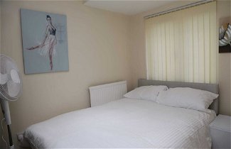 Photo 3 - Budget 4-bedrooms In Thamesmead