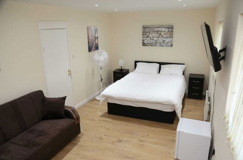 Photo 9 - Budget 4-bedrooms In Thamesmead