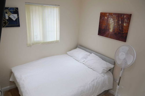 Photo 7 - Budget 4-bedrooms In Thamesmead