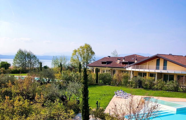 Paradise Luxury Apartments - Photo 20