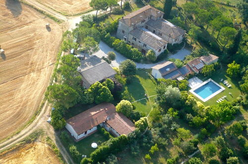 Photo 33 - Adorable Farmhouse in Asciano