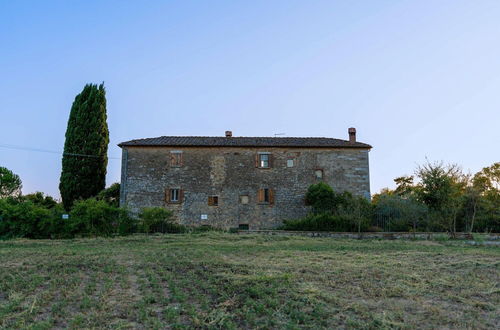 Photo 29 - Adorable Farmhouse in Asciano