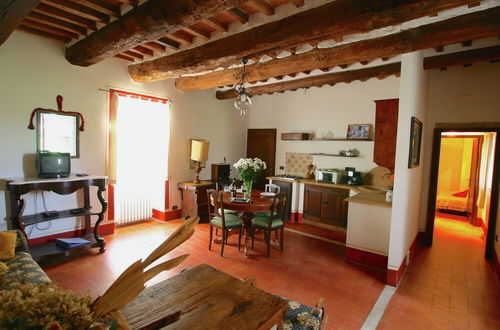 Photo 5 - Adorable Farmhouse in Asciano