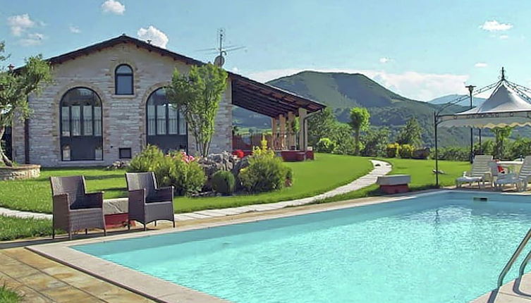 Foto 1 - Detached House in Cagli With Swimming Pool and Garden