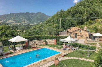 Foto 23 - Detached House in Cagli With Swimming Pool and Garden