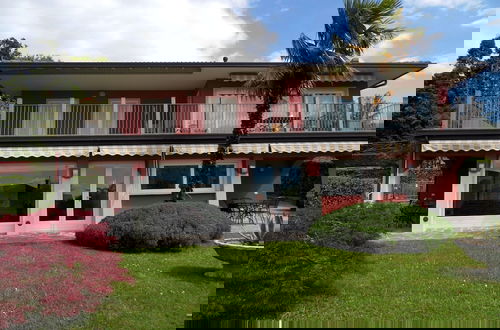 Foto 39 - Villa a Barasso Vicino al Centro