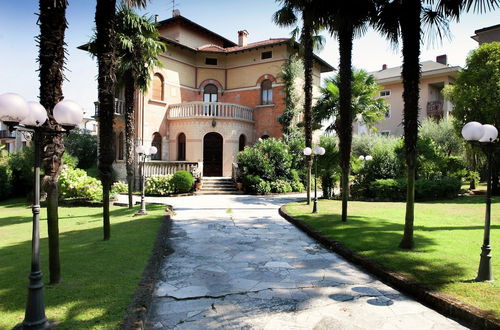 Photo 38 - Elegant Art Nouveau Villa With Private Pool Near the Lake