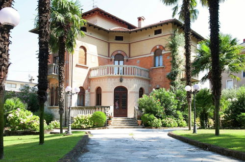 Foto 36 - Elegant Art Nouveau Villa With Private Pool Near the Lake