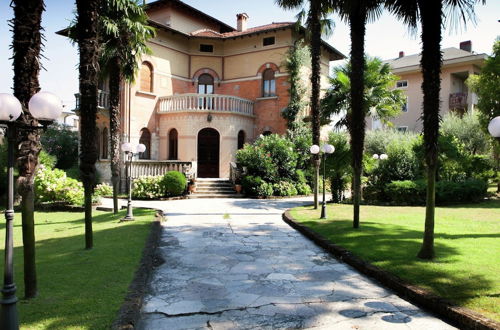 Photo 31 - Elegant Art Nouveau Villa With Private Pool Near the Lake