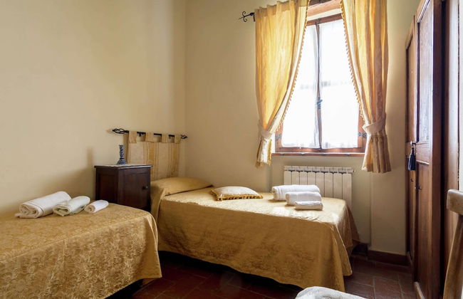 Apartment in Todi With Pool and Garden - Photo 5