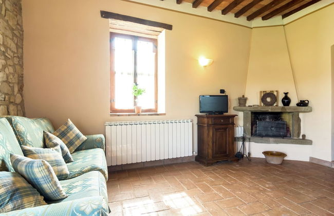 Apartment in Todi With Pool and Garden - Photo 8