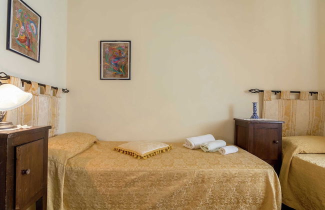 Apartment in Todi With Pool and Garden - Photo 2
