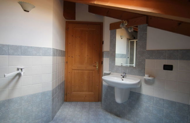 Holiday Home With View - Photo 27