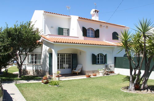 Photo 73 - Sesimbra Stylish Villa by Homing