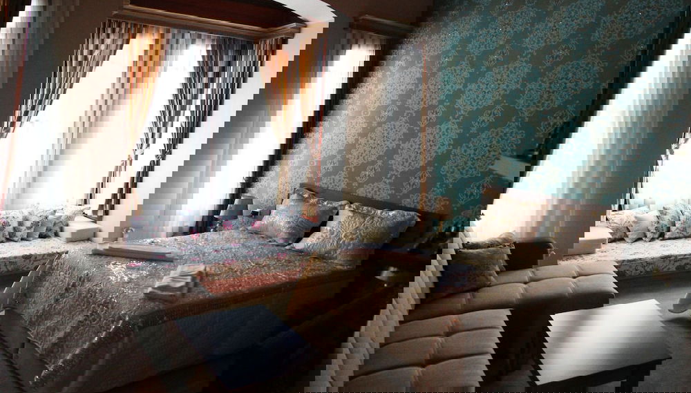 Primary image