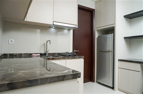 Photo 9 - Minimalist 3BR Apartment at Puri Mansion