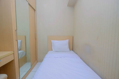 Foto 4 - Warm and Homey 2BR Apartment at Kebagusan City