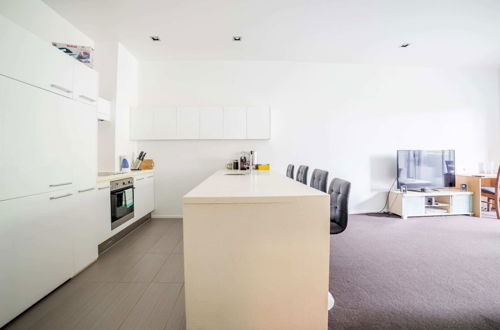 Foto 9 - Modern 2 Bedroom Apartment in Auckland CBD With Parking