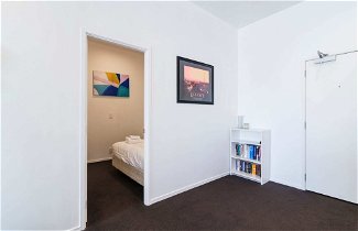 Foto 1 - Modern 2 Bedroom Apartment in Auckland CBD With Parking