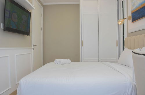 Photo 5 - Modern And Comfy 2Br At Menteng Park Apartment