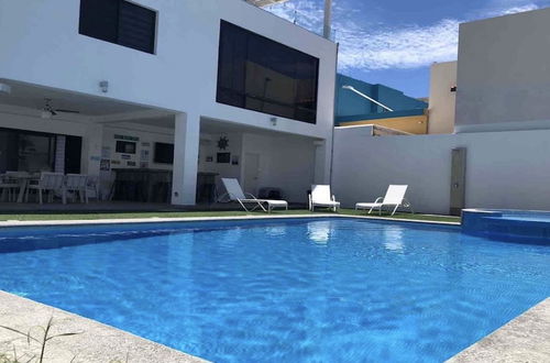 Foto 1 - Big House Pool Grill, 4 Bedrooms 12 ppl AC Ocean View TV Wifi