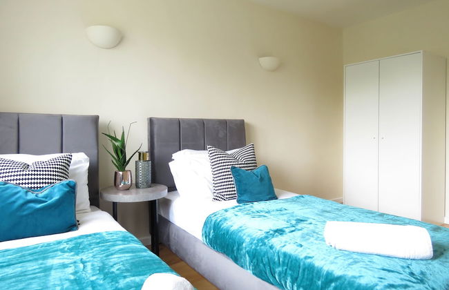 Three Bedroom Duplex Balcony and Parking - Foto 3