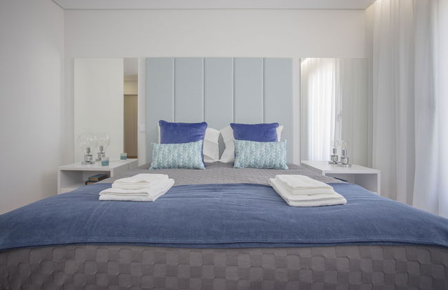 Liiiving -Luxury River View Apartment IV - Photo 14