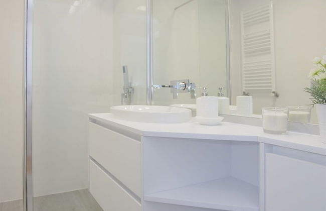 Liiiving -Luxury River View Apartment IV - Photo 43