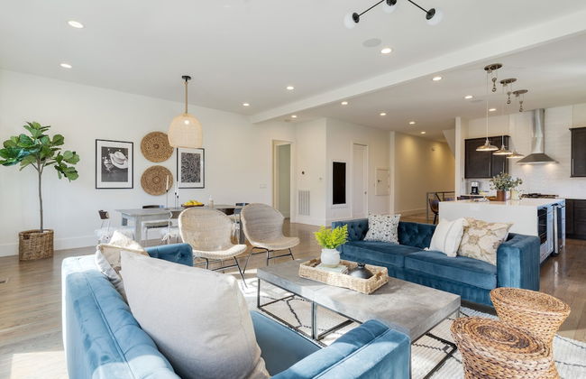 Springsteen by Avantstay Stylish Townhouse in Nashville! - Photo 12