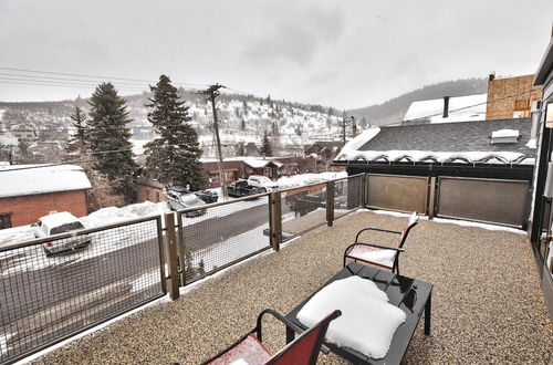 Photo 26 - Pinetree by Avantstay Modern Park City Getaway w/ Patio & Balcony