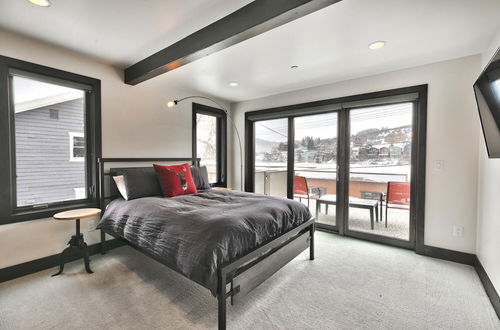 Foto 5 - Pinetree by Avantstay Modern Park City Getaway w/ Patio & Balcony