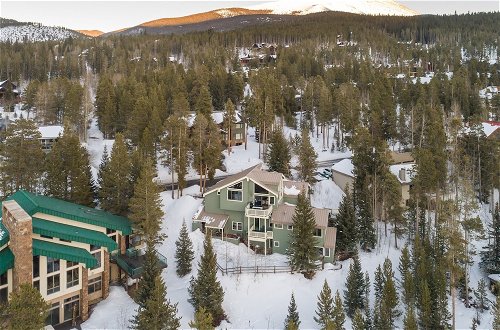 Foto 10 - Frontier by Avantstay Incredible Mtn Views & Hot Tub Gorgeous Breckenridge Home Close to Slopes