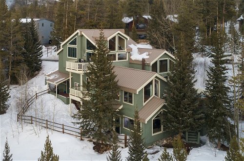 Foto 7 - Frontier by Avantstay Incredible Mtn Views & Hot Tub Gorgeous Breckenridge Home Close to Slopes
