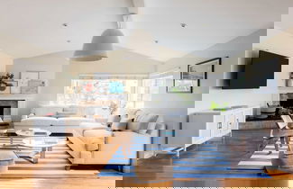 Photo 3 - Oliver by Avantstay Summer Escape Beach House 4 Blcks From Ocean