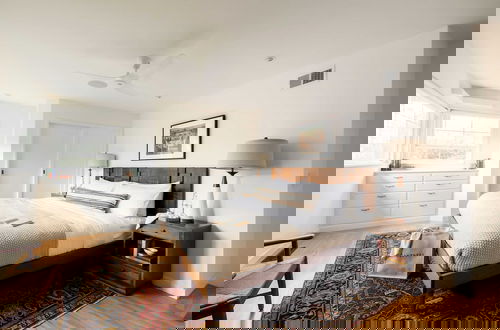 Photo 18 - Marquee By Avantstay Modern Stylish Estate w/ Pool & Entertainers Courtyard