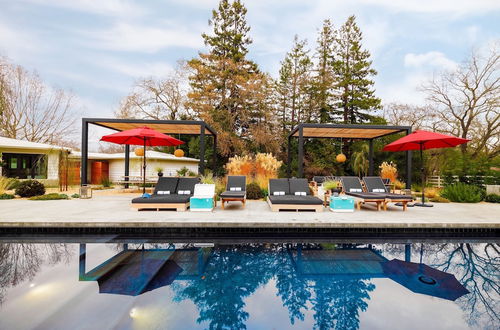 Photo 21 - Marquee By Avantstay Modern Stylish Estate w/ Pool & Entertainers Courtyard