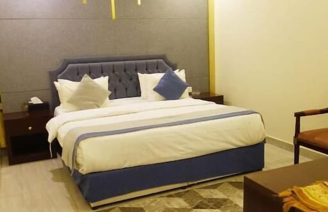 Alyaa Home - Photo 18