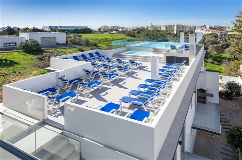 Photo 22 - Correeira Luxury Residence T2 F - Albufeira, Pools, Wifi, Bbq, Beach