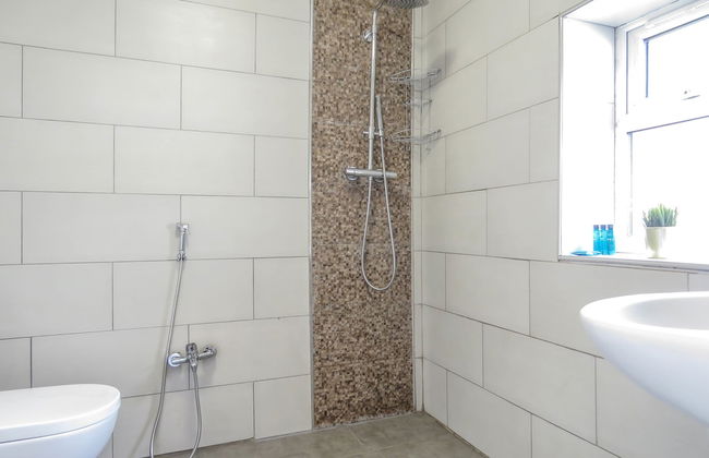 Tudors eSuites Birmingham Townhouse for Contractors - Foto 18