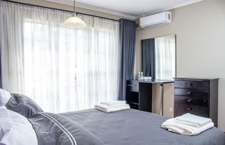Photo 3 - Inviting 3-bed Apartment In The City