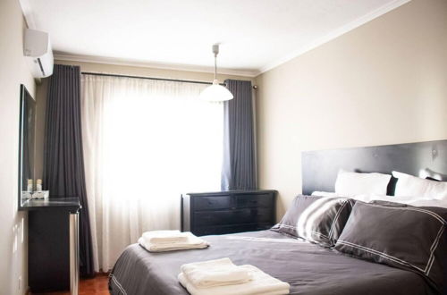 Photo 4 - Inviting 3-bed Apartment In The City