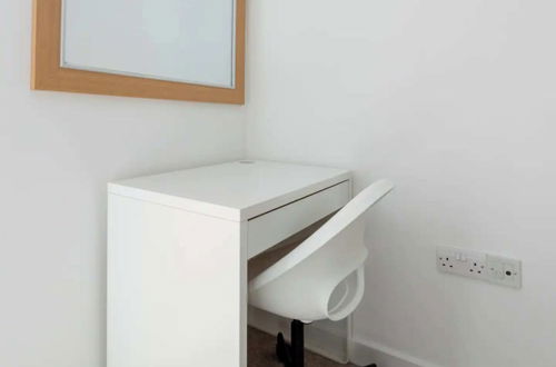 Foto 18 - Bright & Airy 1 Bedroom Apartment in Trendy Peckham