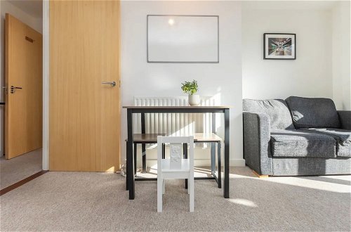 Foto 17 - Bright & Airy 1 Bedroom Apartment in Trendy Peckham