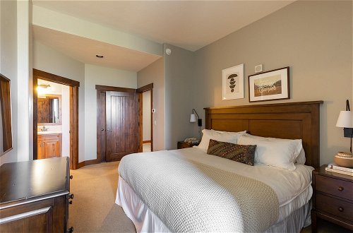 Photo 20 - Twin Chutes by Avantstay Beautiful Ski in Ski out Condo w/ Access to Hot Tub & Gym