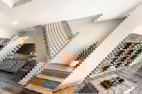 Photo 5 - Silvertown by Avantstay Gorgeous Home in Fantastic Location in Park City!